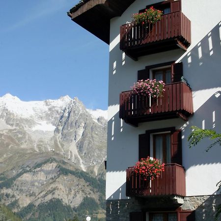 Hotel Berthod Courmayeur Exteriér fotografie